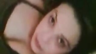 فيديو منى ابراهيم تلعب بصدرها وهي تستحم عارية تماما فيلم الجائزة الكبرى