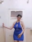 فرسه عربيه تفرك نفسها في المخده