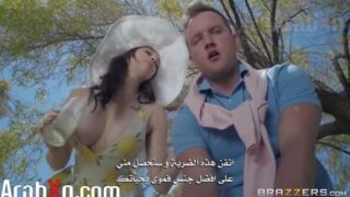 الجميلة السمراء تجرب زب زوجها  و زب عيشقها معا